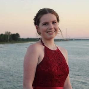 Meet your Posher, Élise